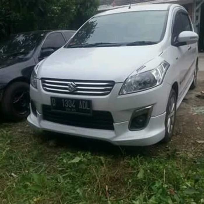 eyelid ertiga sebalah kanan