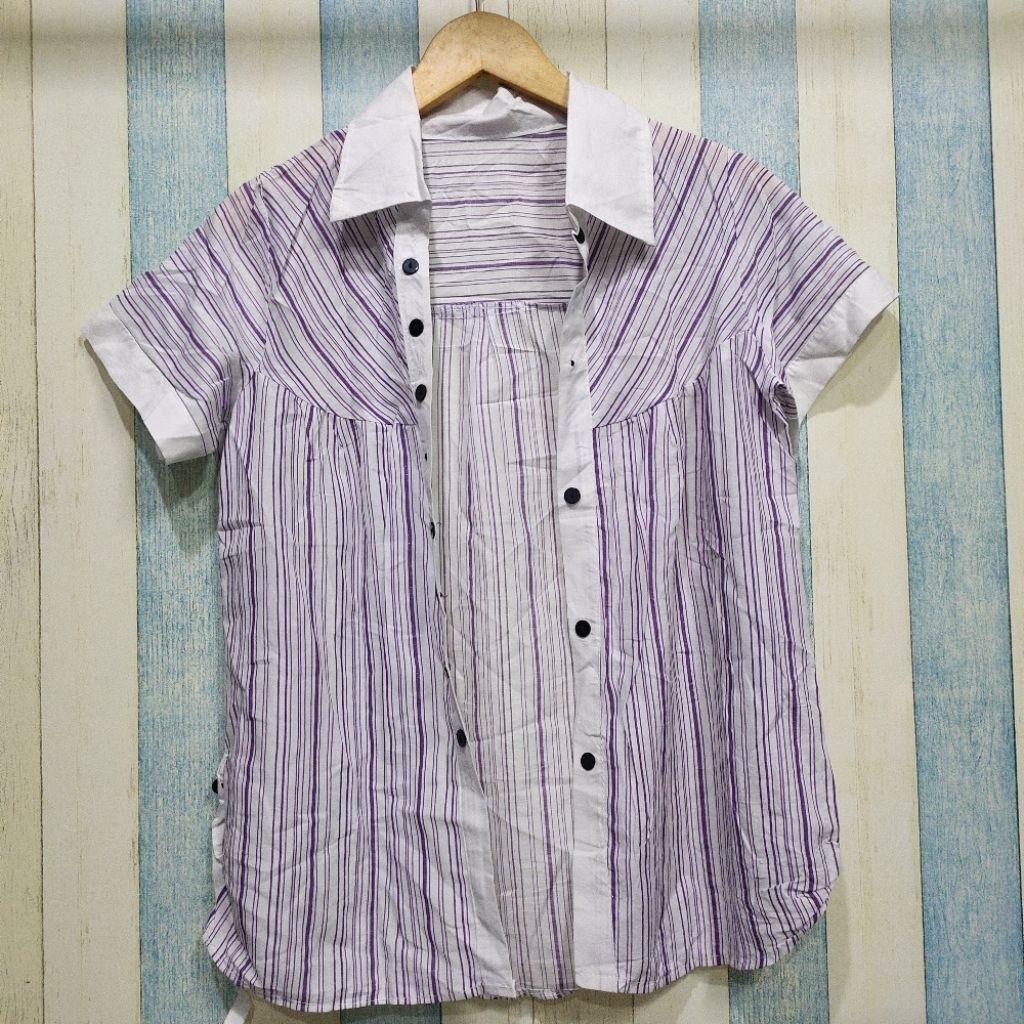 Kemeja Cewek Putih Motif Garis - Atasan Preloved