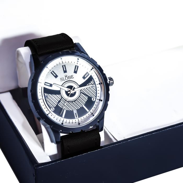 SLOBE Jam Tangan Pria Kulit Analog Free Box Kode 2.33 - Hitam.Putih
