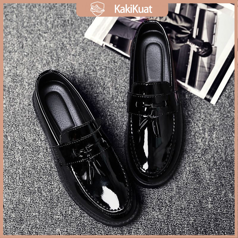 KakiKuat Sepatu pria kulit paten gaya Korea 2025, sepatu formal dan kasual pria yang modis, sol plat