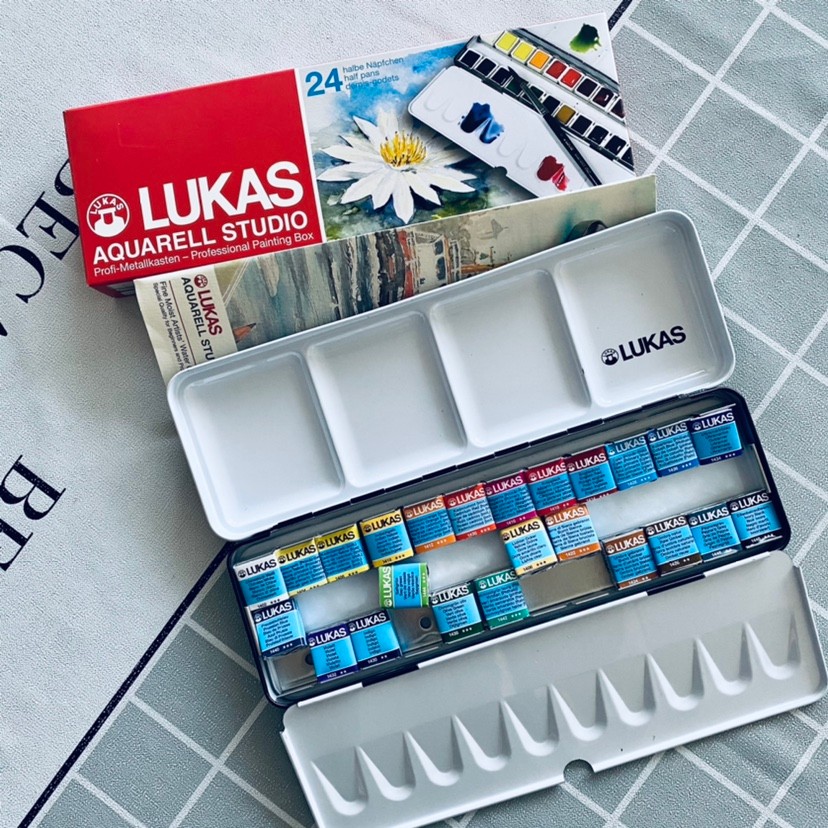 

Lukas Solid Watercolor Paints 24 Colors Transparent Watercolor Brush Sketching Portable Palette Metal Box Drawing Supplies