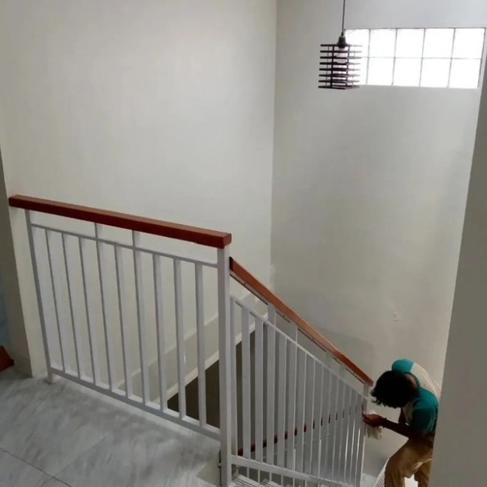 minimalis,railing kayu