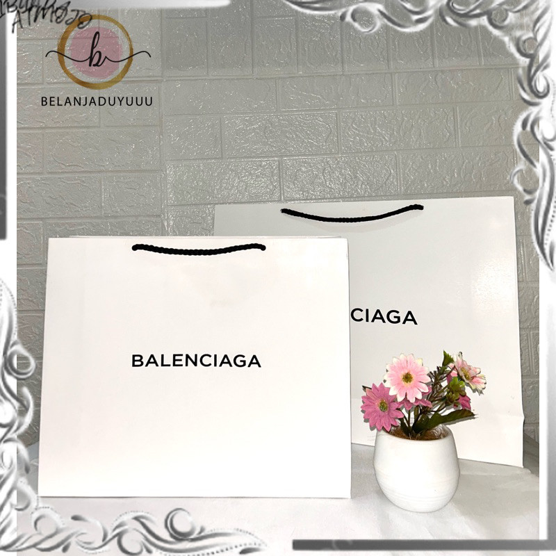 

Paperbag Balenciaga / Dustbag Balenciaga / Paperbag Branded / Paperbag Kado Termurah