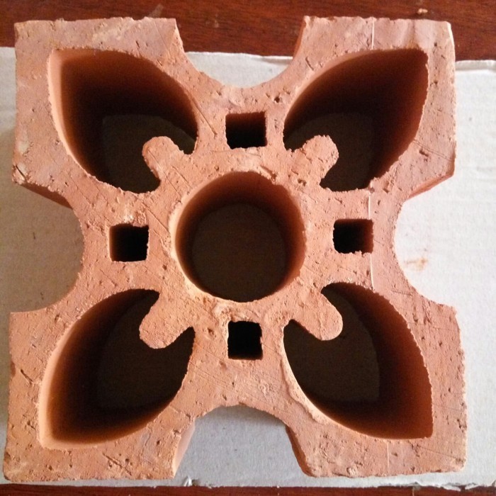 Loster tanah liat melati / lubang angin tanah liat