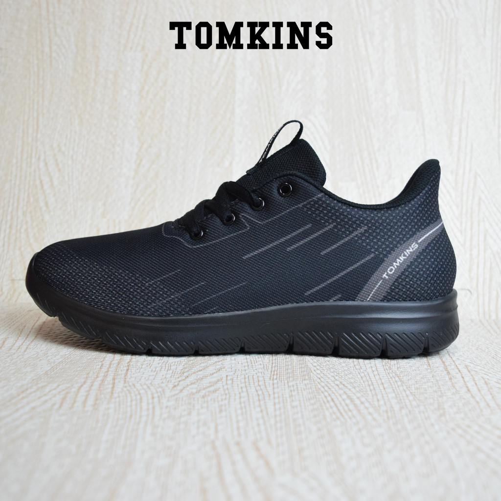 TOMKINS Axel - Hitam Sepatu Sekolah