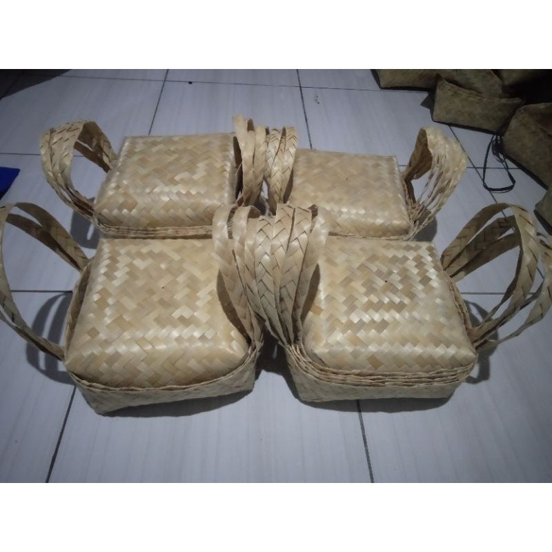 

Besek jinjing 20x20cm - Natural PWR | Kerajinan Handmade Besek Pordjo
