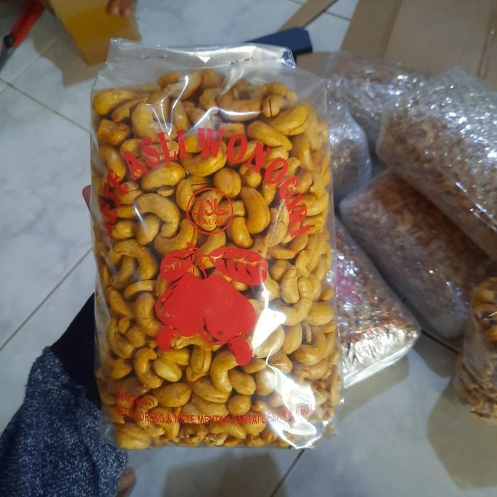

f z e KACANG METE GORENG BAWANG FRESH 1 KG Food Snacks - -NG