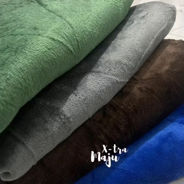 

Selimut Bulu Tebal Polos Embos 200x230cm Super Halus Lembit Dewasa Termurah