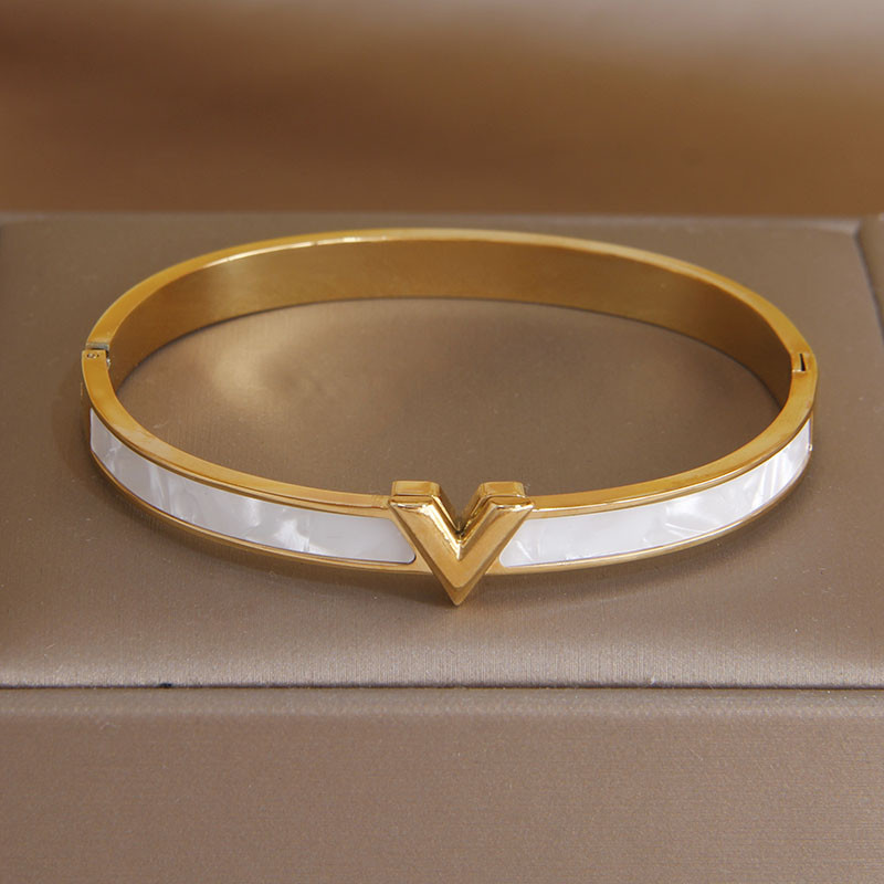 

316L Stainless Steel Classic Letter V Open Bangles for Women Fashion Brand Jewelry Crystal Punk Style Bracelets Party Gifts