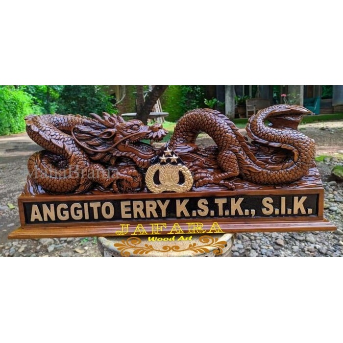 

Papan Nama Jabatan Patung Naga/ Papan Nama Meja Full Ukir Kayu Jati MB3212