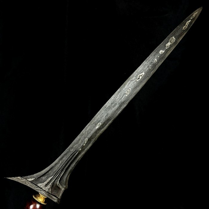 

Keris Jalak Sangu Tumpeng Pamor Pulo Tirto Tangguh Mojopahit Sepuh Kuno