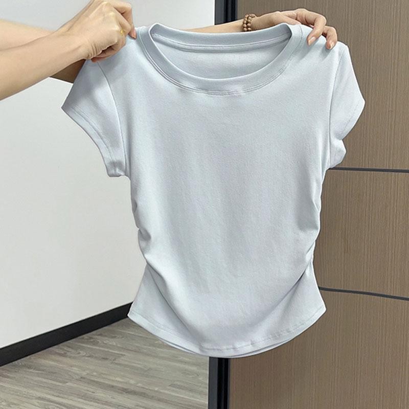 Baju kaos crop top dopamin biru muda dengan kerah kru dan lipit