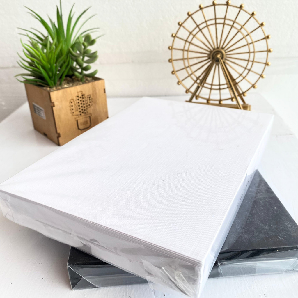 

[ATK88] Kertas Linen A5 180 gr Warna Hitam / Putih (50 lembar)