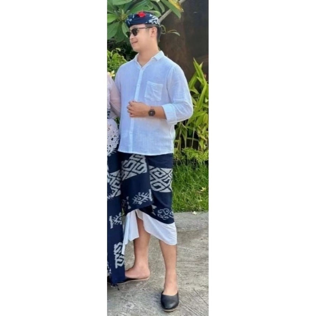 saput udeng cowok kekinian BUSANA TENUN IKAT