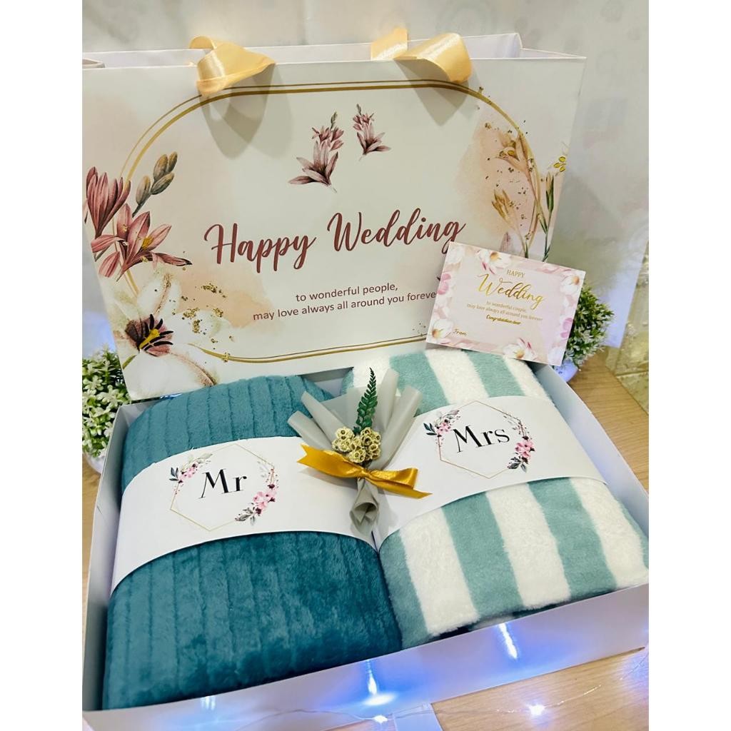 

Hampers Handuk Couple+Paper Bag/ Hampers Wedding Towel/ Kado Pernikahan / Handuk Couple isi 2 pcs