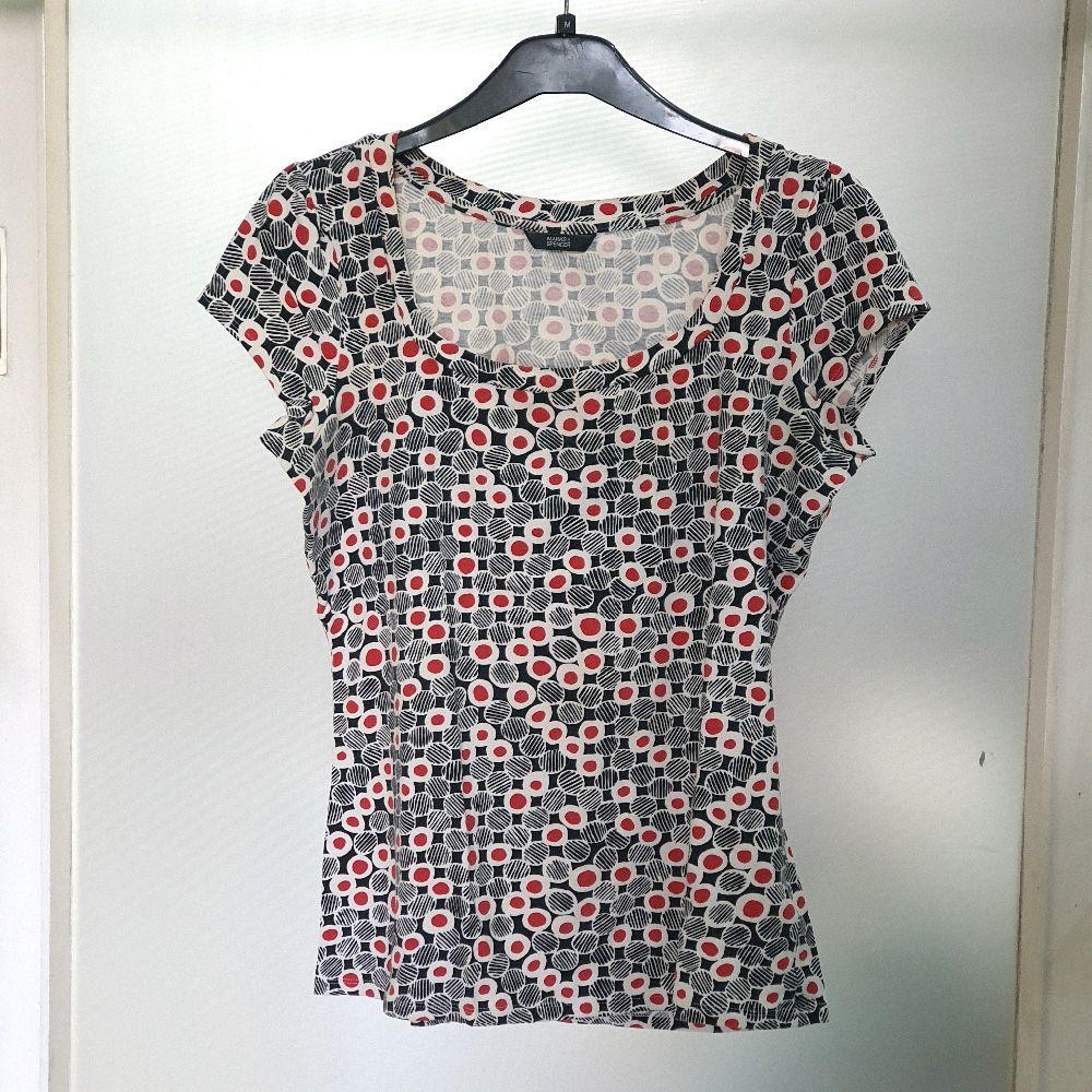 baju wanita blouse merek mark spencer motif dots merah hitam putih preloved
