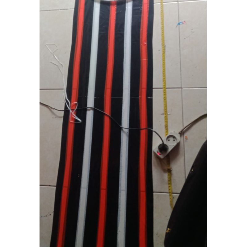 

* ekor layangan panjang 1 meter *