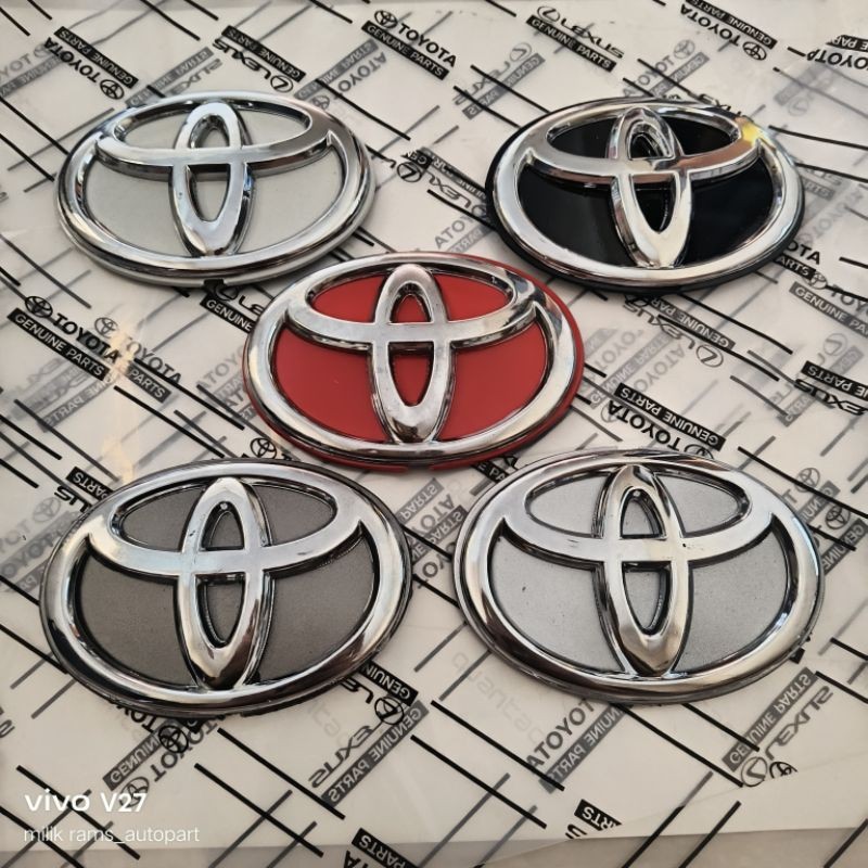 emblem logo belakang ban serep toyota rush kaki 2 original 2015-2017