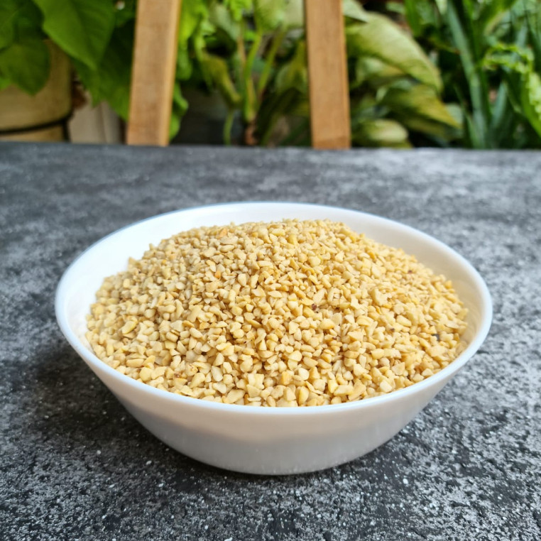 

Kacang Mede Menir Mete Halus Mentah 1Kg BB1 ( lebih putih bersih dari BB2 )
