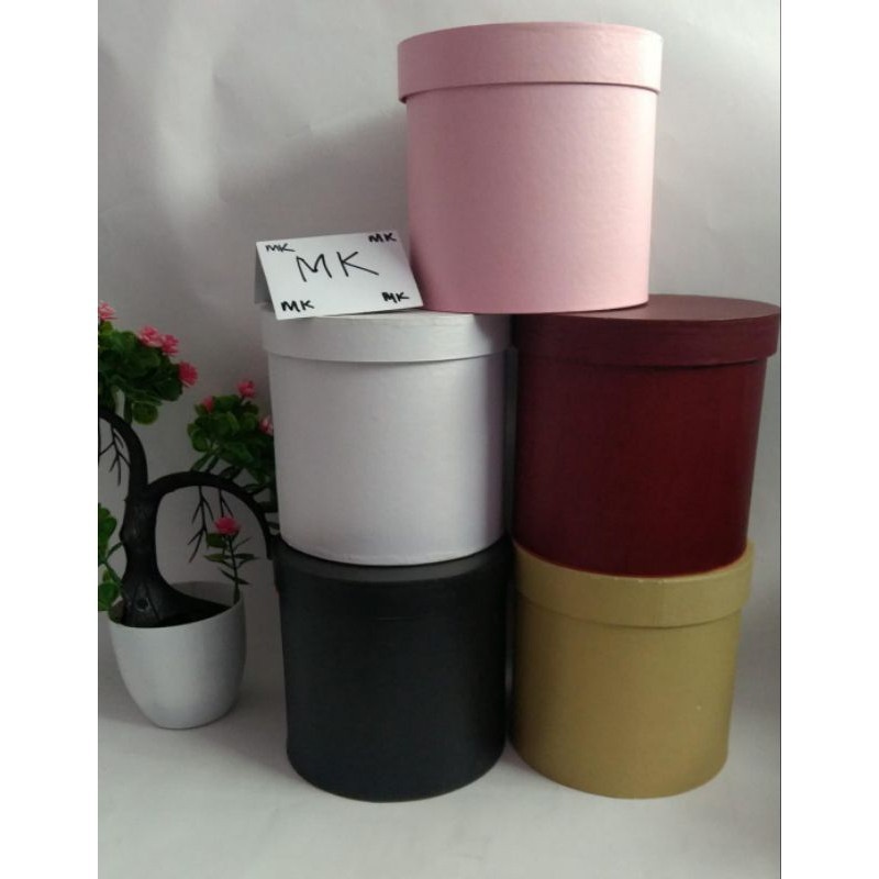 

TABUNG/ HARDBOX/ KOTAK KADO/ TABUNG KADO/ 15X15CM/ KOTAK HAMPERS/ HARDBOX PREMIUM MAIKA PACK