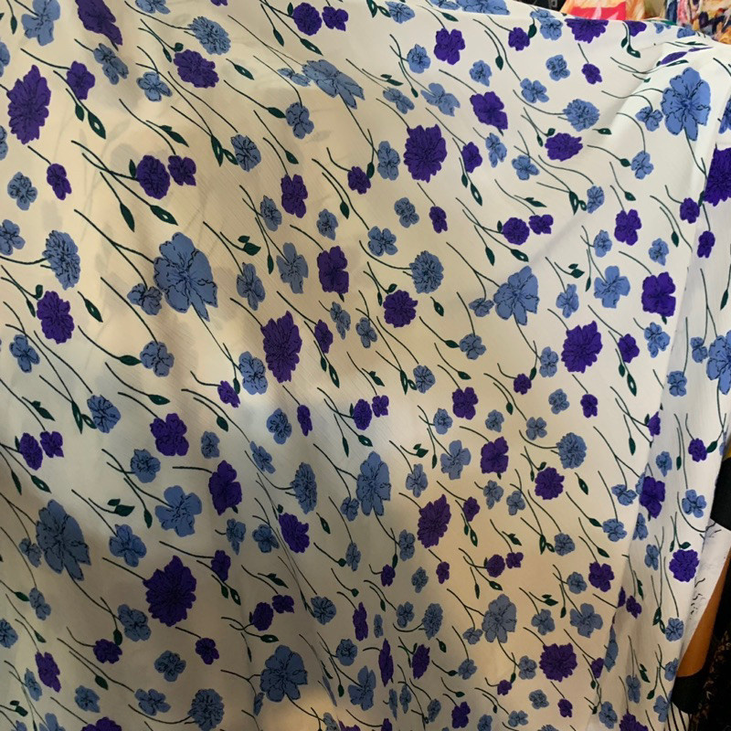 kain silk crinkle - kain silk dove motif - kain silk dove motif bunga - kain poly crinkle korea