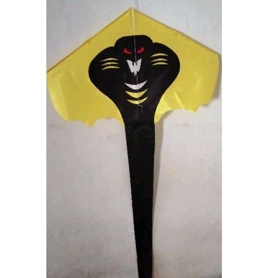 

* layangan kain pantai tempel motif ular kobra *