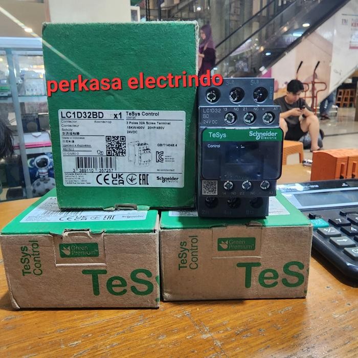 Kontaktor Schneider  LC1D32BD 24V DC