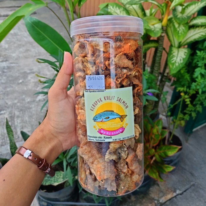

Keripik Kulit Ikan Salmon Rasa Balado Premium 175gr Rasa gurih dn enak