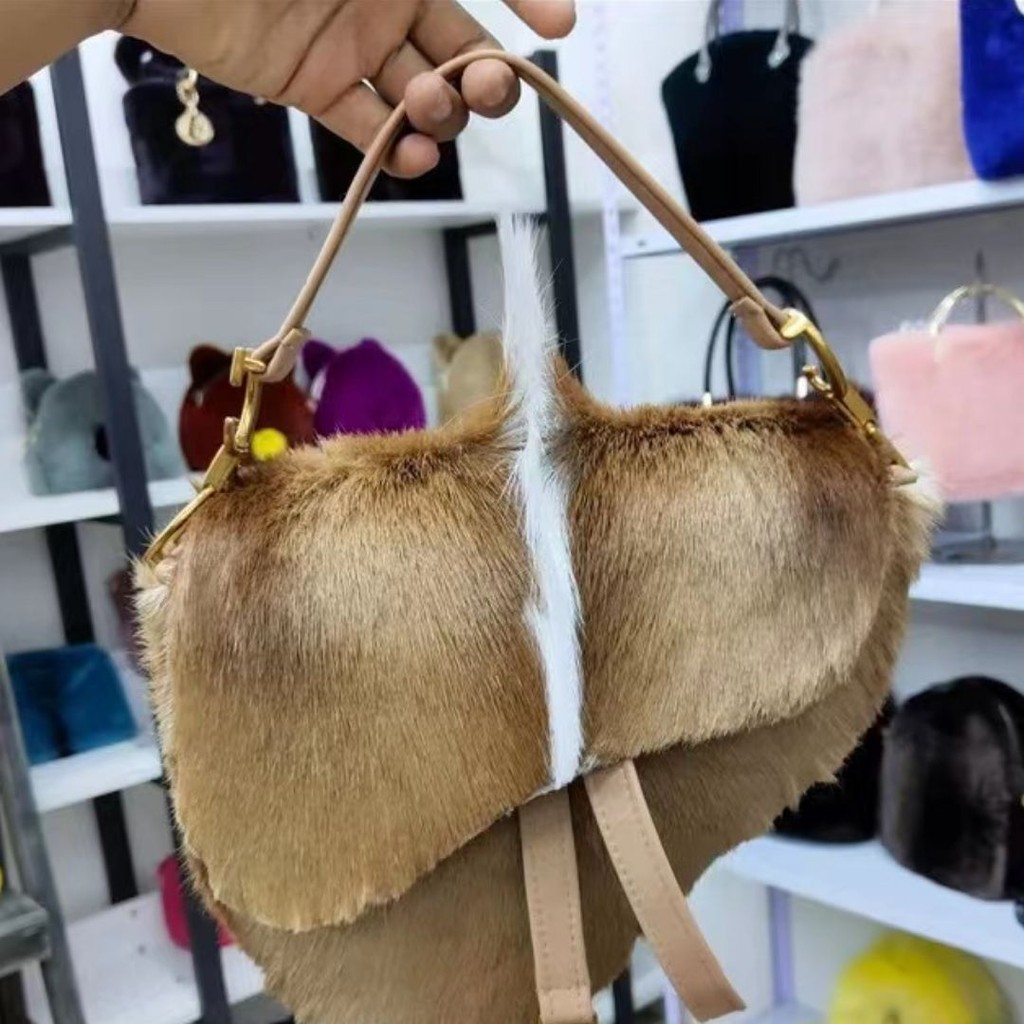 Noble And Luxurious Genuine Fur Saddle Bag Springbok Sheepskin Messenger Bag European American Fashi
