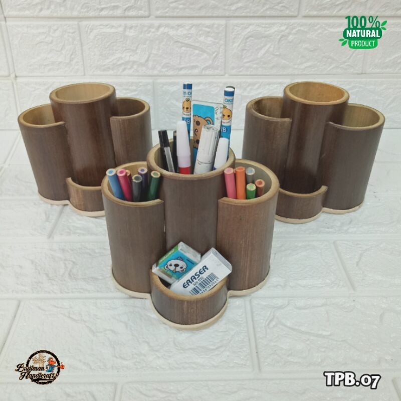 

Tempat Pensil/Pulpen Bambu Hitam type TPB.07 FAS BUNGAA ALAMI,TMPAT SENDOK