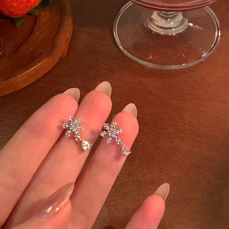 [OPALLINA] Anting "STELLAR" - Anting Wanita Stud S925 dengan Zirconium Stimulant bentuk Kristal Es