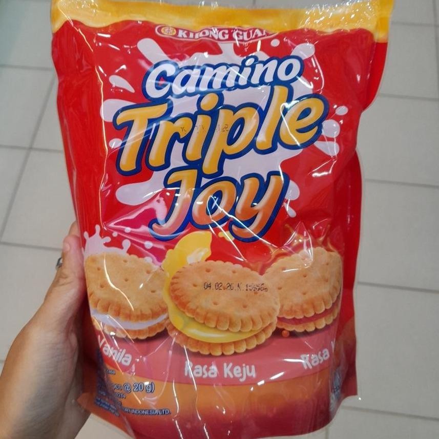 

Khong Guan Camino Triple Joy Biskuit Rasa Vanila Keju Karamel