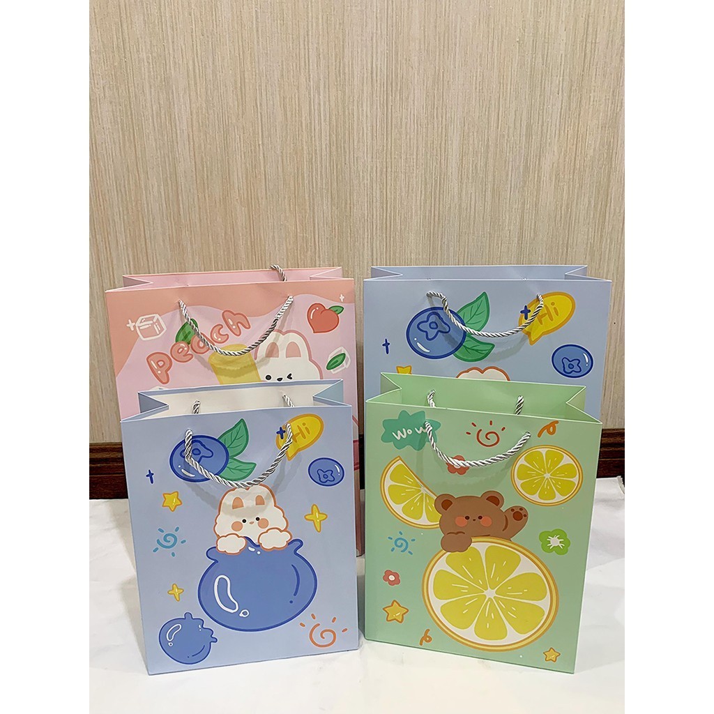 

PAPER BAG IMPOR FRUIT BEAR LUCU KECIL/SEDANG /GOOLDIE BAG/ PAPER BAG ULTAH LUCU BEAR