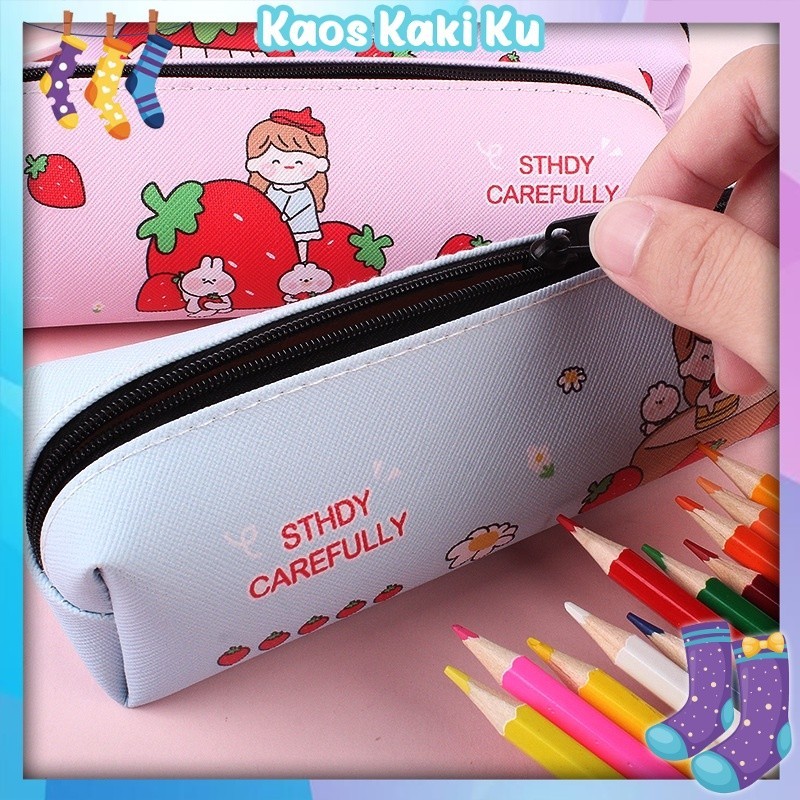 

Tas Pensil Tempat Alat Tulis Motif Strawberry Bahan PU Japanese Style Import 3 900