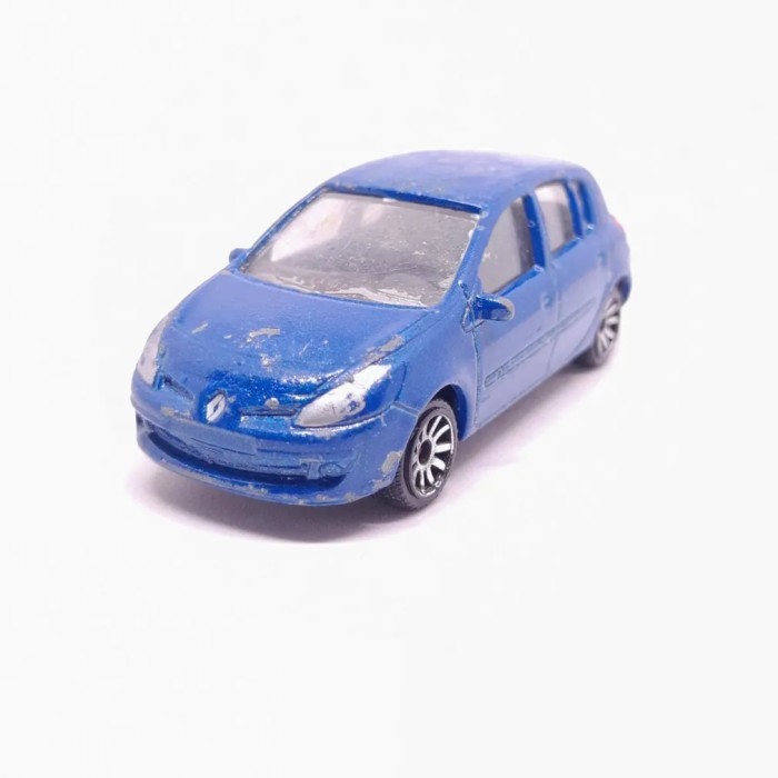 ES99 Renault Clio B85 - Majorette Diecast Junk Mobil Mainan Bekas
