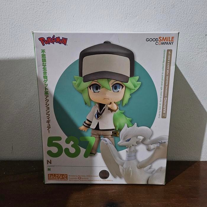 nendoroid pokemon 537 N & reshiram