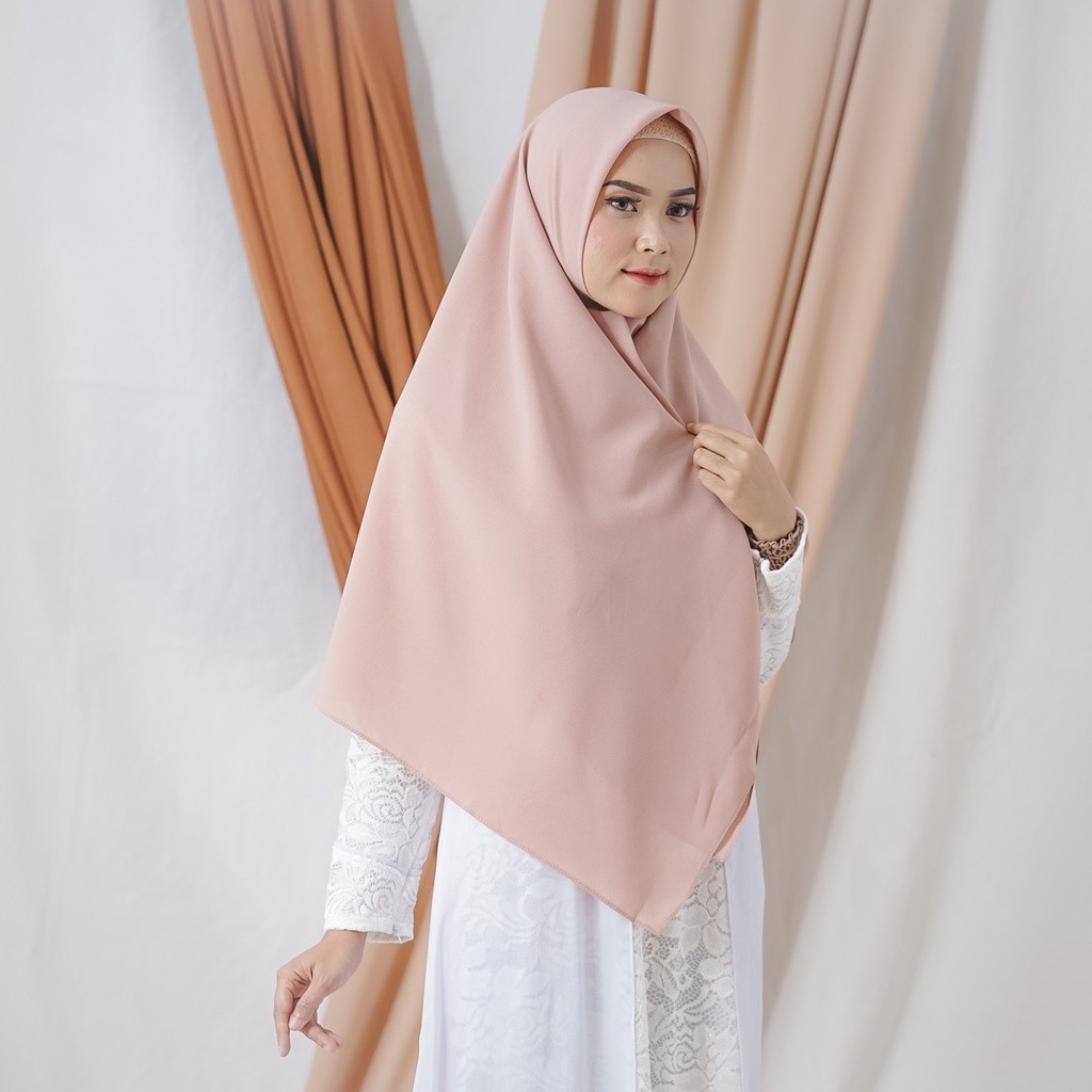 Kerudung Segi 4 Syari Wolfis Jumbo Warna Nude - 130x130 cm