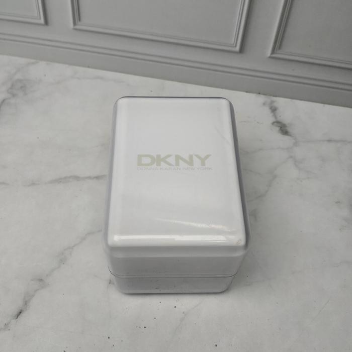 Kotak Box Jam DKNY Original