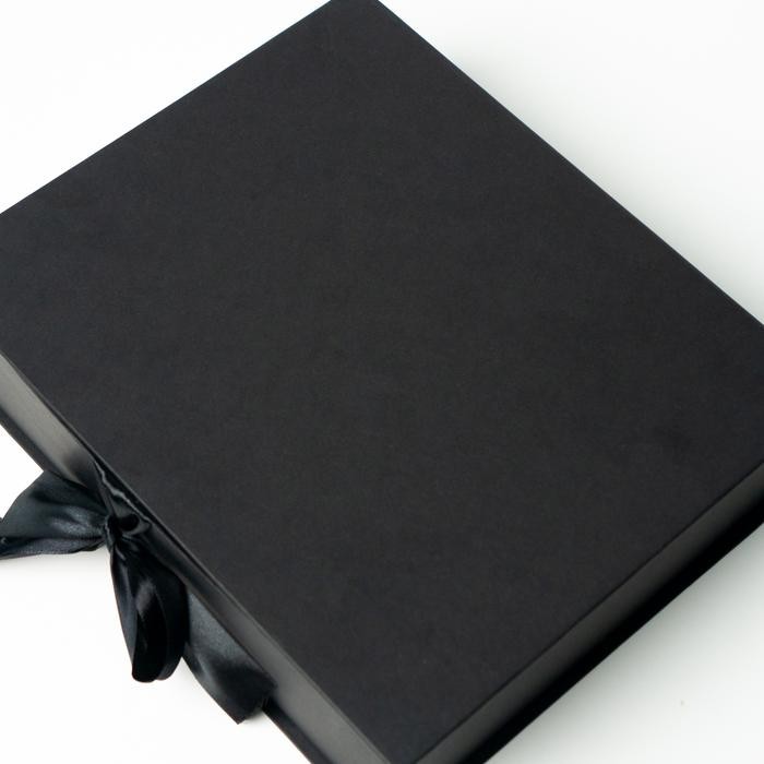 

[40x30x13] foldable box kancing magnet / hard box / birthday box / gift box / box kado / box ultah custom - Polos, Pita