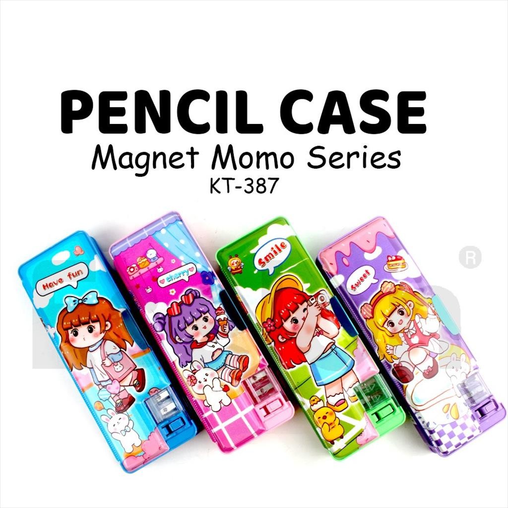 

❤️️Kotak Pensil Magnet MOMO+2sz Rautan KT 387 / Tempat Pensil Fancy❤️️