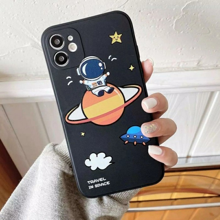 TDAcc Soft Case iPhone 13 Mini Pro Max / 12 Mini Pro Max Astronot Casing 13 - Black Planet, 13 Pro