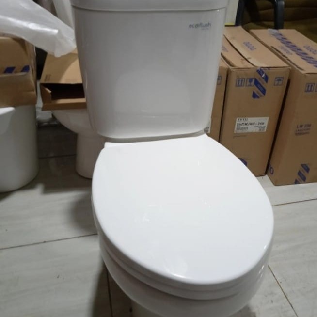 kloset duduk / toilet TOTO / CW 421 j / warna putih