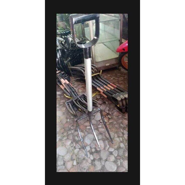 Garpu Tanah Bahan Baja 3 Jari Super Tajam  Garpu Tanah Kualitas Pengrajin.