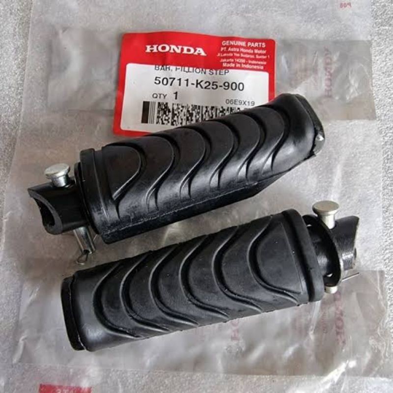 Karet Step Belakang Honda Beat F1 Street Blade Revo Absolute Vario Motor Sparepart ( SEPASANG ) 88sp