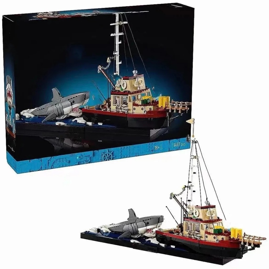 Miniso Disney Legoing 21350 Jaws Diorama Boat Shark Pirate Ship Building Blocks Fishing Boat Model B