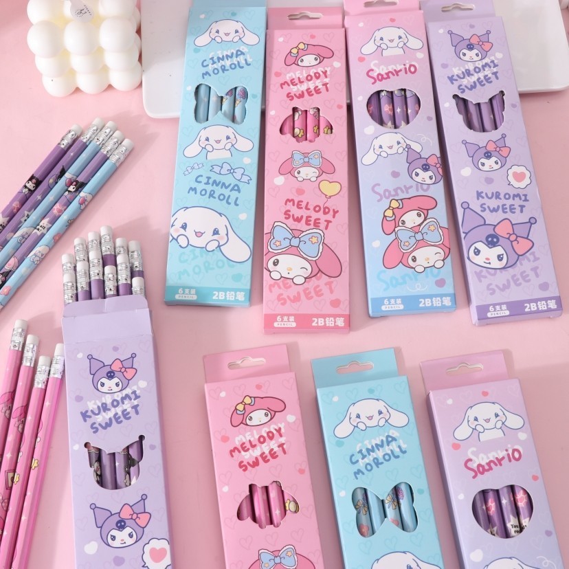 

PENSIL KARAKTER SANRIO 6PCS / SET PENSIL ISI 6 PCS MOTIF KAWAII DENGAN PENGHAPUS KECIL DIBAGIAN UJUNGNYA / PENSIL HB