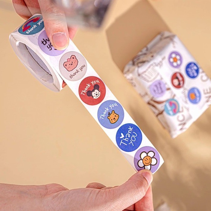 

Sticker Thank You Terima Kasih Stiker Tempel Tempelan Seal Label Kertas 1 Roll isi 500 Pcs Bulat Bunga Gofoood Gelas Makanan UMKM Online Shop THX TQ Warna Self Adhesive Seal