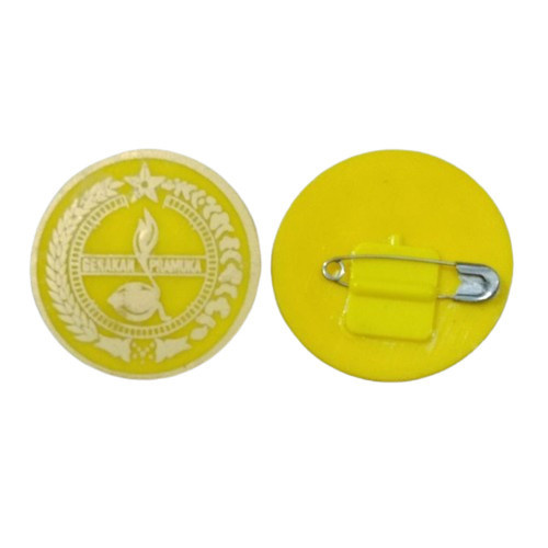 Pin Topi Pramuka Putri Penegak, Kuning Mika