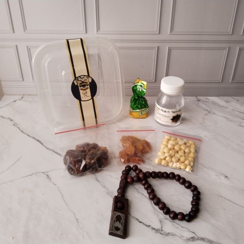 

Paket Oleh-Oleh Haji dan Umroh / Souvenir Oleh-Oleh Haji dan umroh