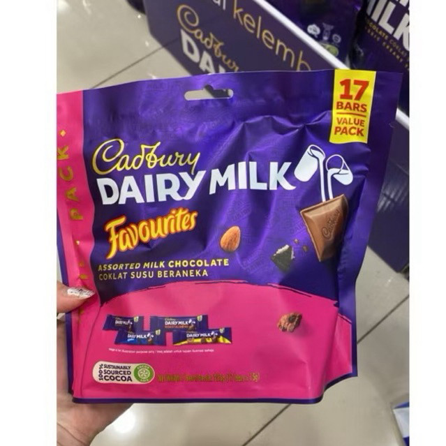 

cadbury dairy milk favourites isi 17 bar 255 gram